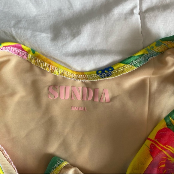 Tropical print bikini set - Picture 3 of 4